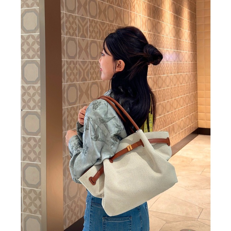 ハナ餃子型大容量ハンドバッグ 2026年春夏 ファッション  - Women Bags 2026 Trends のレビューと価格