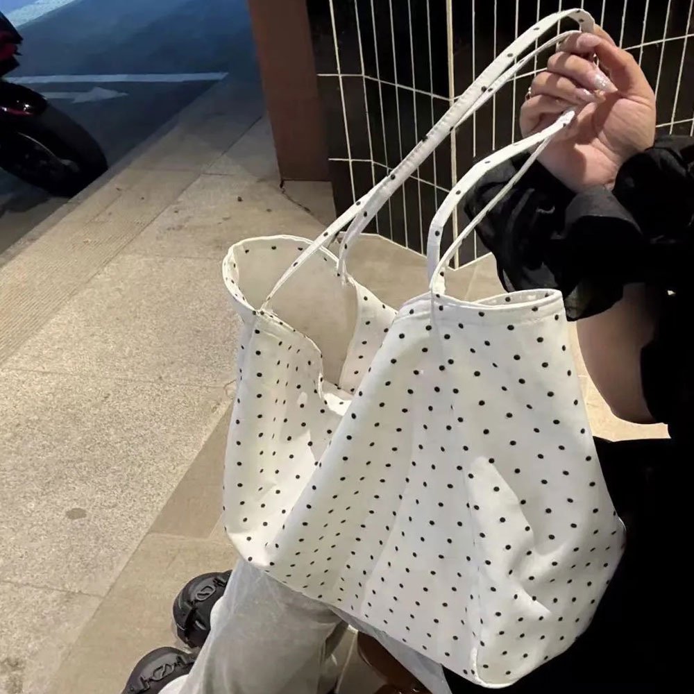 大容量の新しい水玉模様のキャンバスバッグ、韓国風女子学生用ト - Women Bags On Sale のレビューと価格