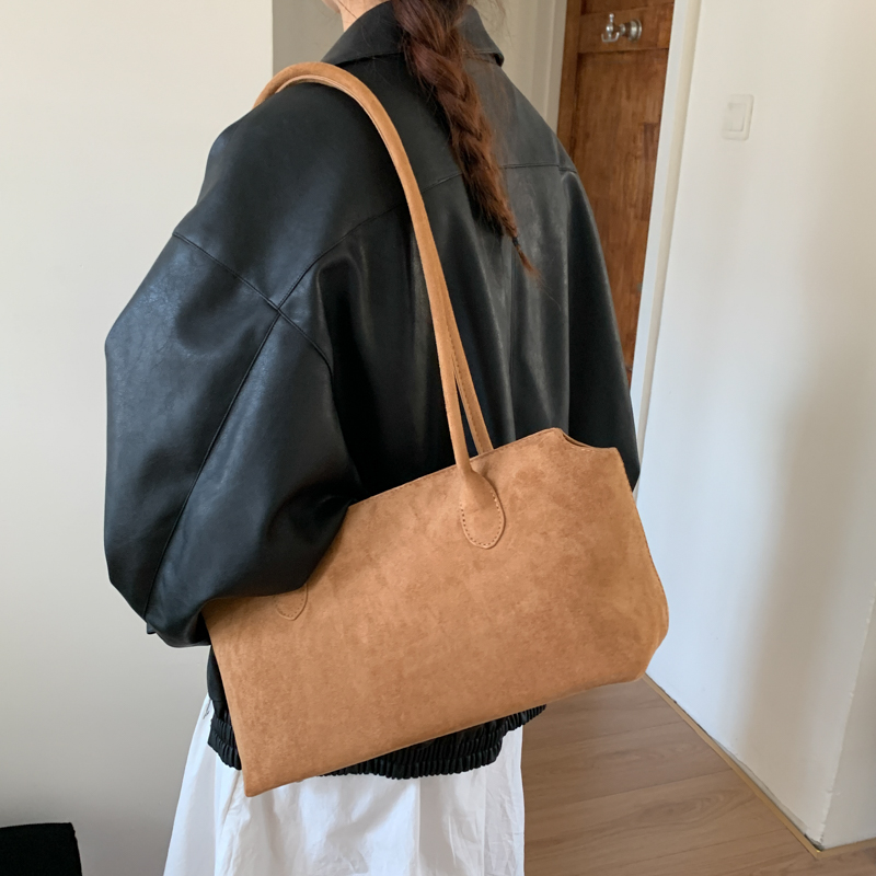 ヴィンテージ風ブラウンスエード脇の下バッグ、新しいミニマリス - Women Hand Bags For Office のレビューと価格